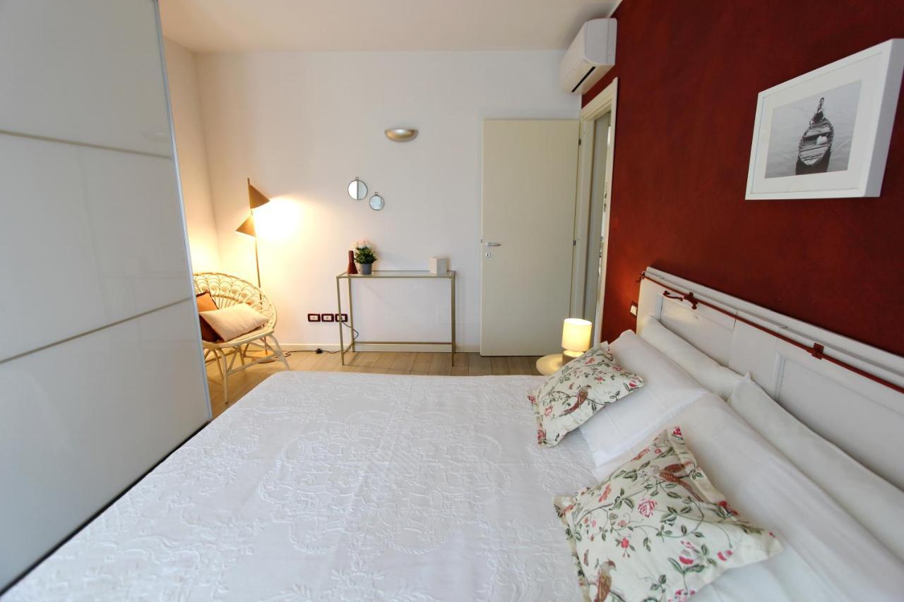 La Casa Di Cele Apartment Desenzano del Garda Exterior photo
